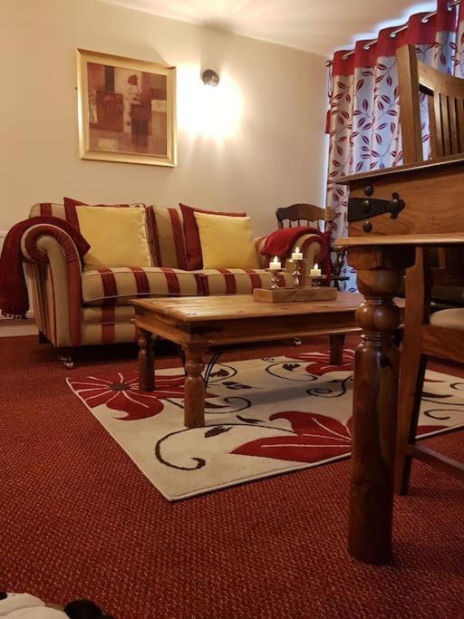 No6 High Street Appartement Edwinstowe Buitenkant foto